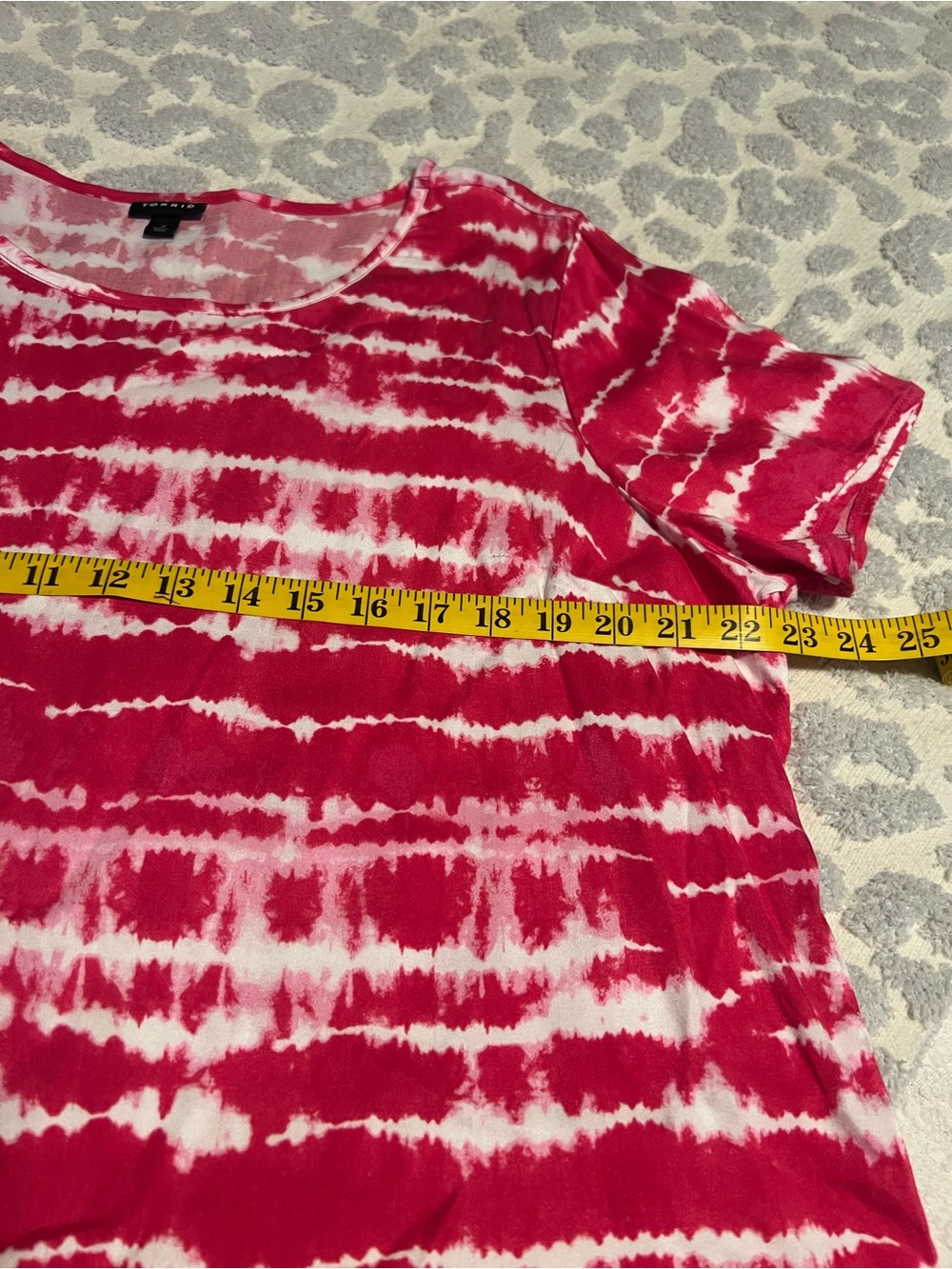 torrid Pink & White Tie-Dye Short Sleeve Tee - Picture 4 of 7
